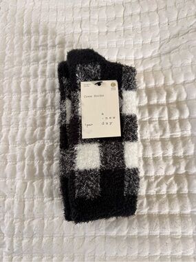 a new day Black & White Plush Crew Socks - NWT